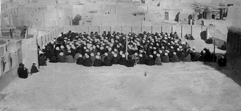 زندگی‌نامۀ آیت‌الله‌العظمی شاه‌آبادی در کتاب دربارۀ استاد